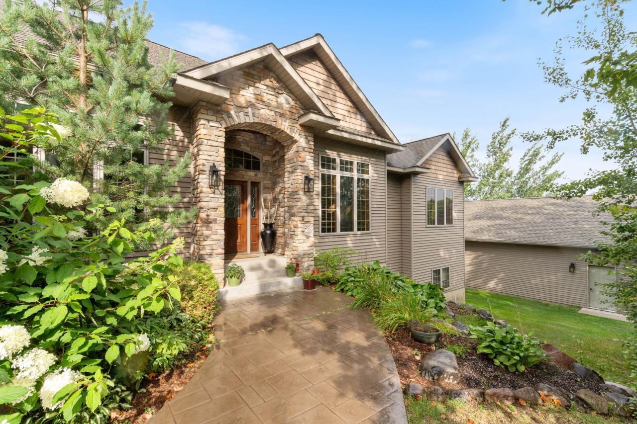 1950 Middle Lane, Duluth, MN 55811