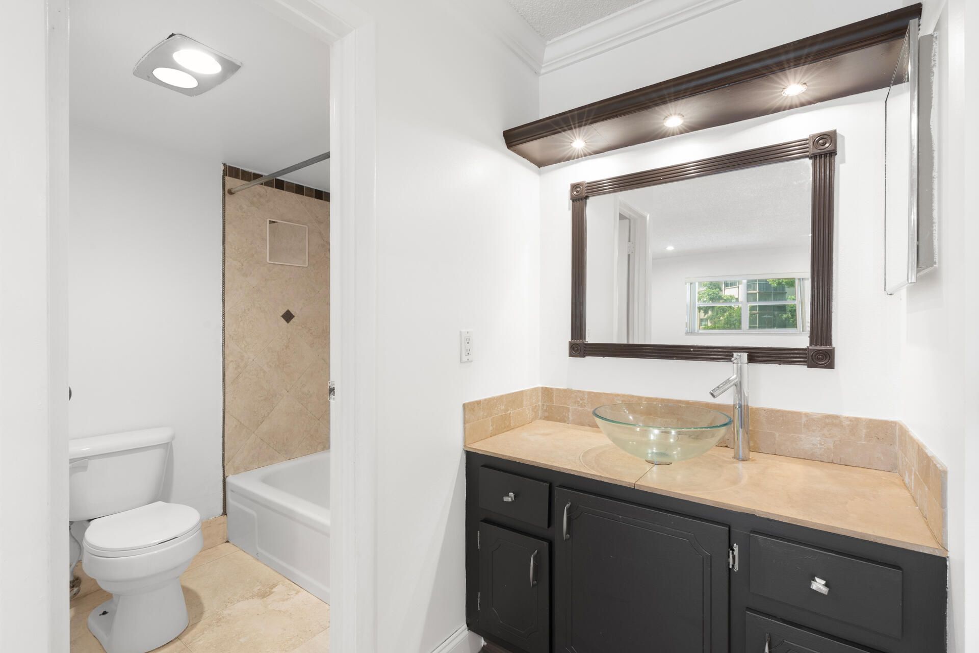 6300 S Falls Cir Drive, Unit 213, Lauderhill, FL 33319 Photo