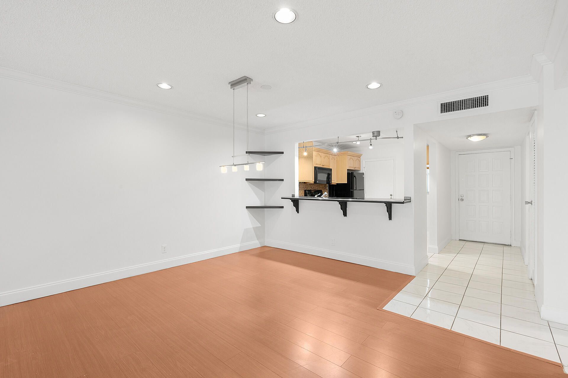 6300 S Falls Cir Drive, Unit 213, Lauderhill, FL 33319 Photo