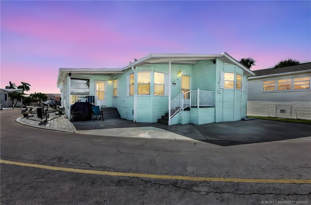 511 Nettles Boulevard, Jensen Beach, FL 34957 Photo