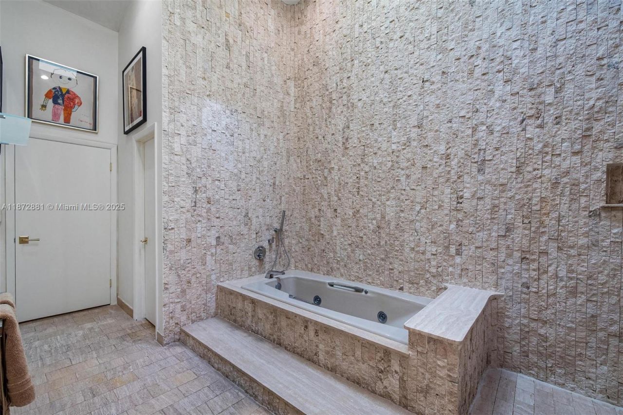 2000 S Bayshore Dr, Unit 72, Miami, FL 33133 Photo