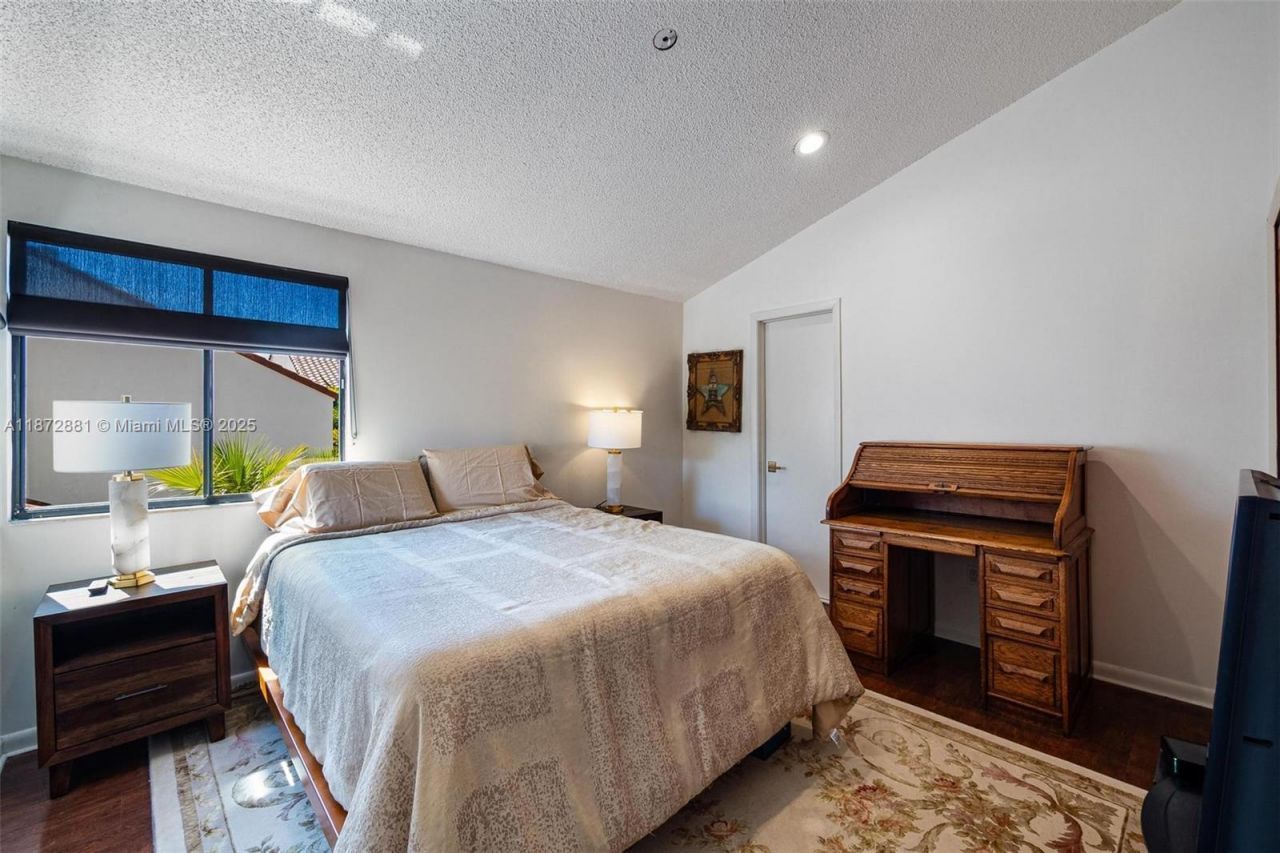 2000 S Bayshore Dr, Unit 72, Miami, FL 33133 Photo