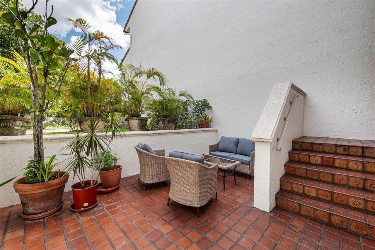 2000 S Bayshore Dr, Unit 72, Miami, FL 33133 Photo