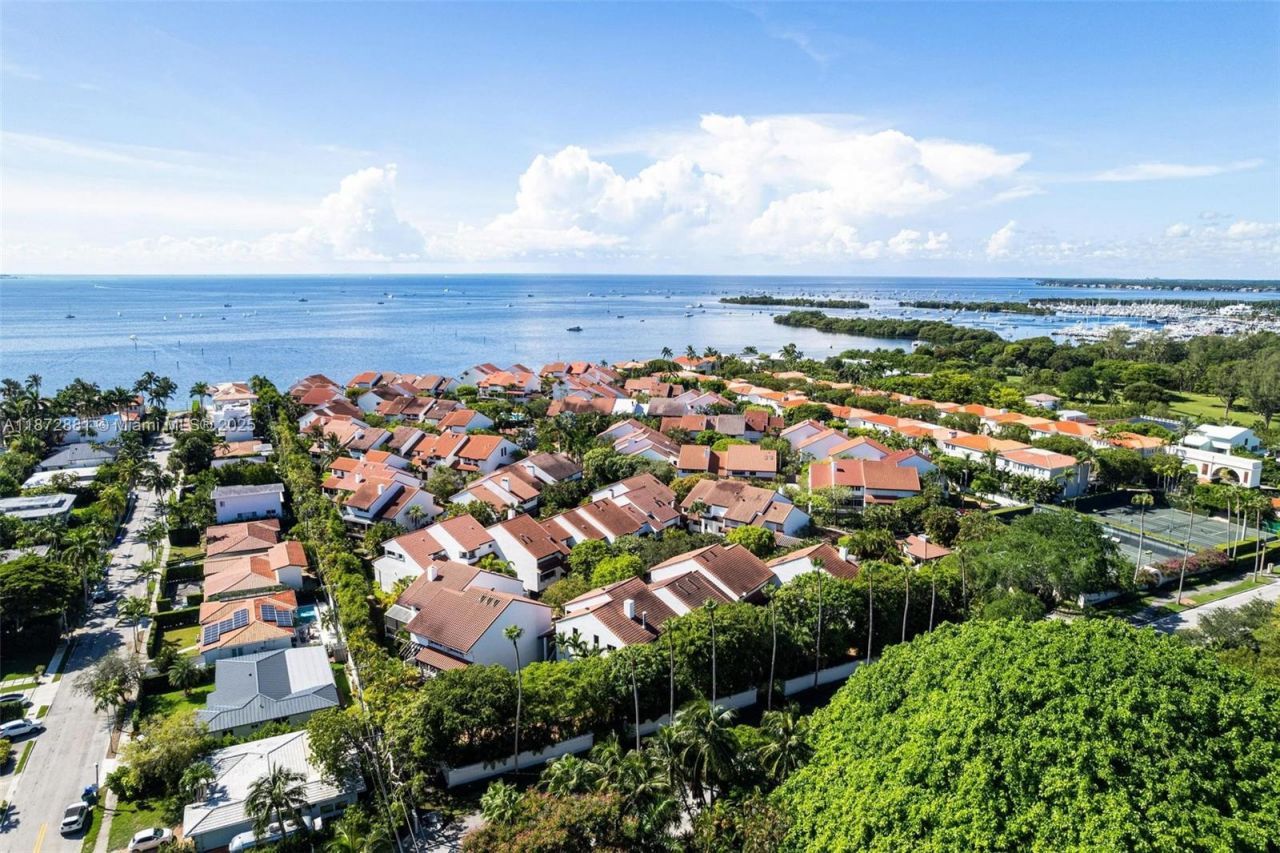 2000 S Bayshore Dr, Unit 72, Miami, FL 33133 Photo