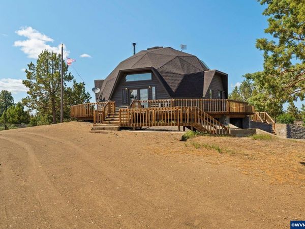 17450 Star Thistle Ln, Bend, OR 97703