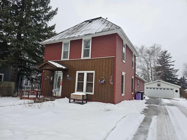 113 N STATE STREET, Waupaca, WI 54981