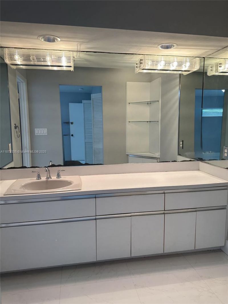 6061 NW 198th Ter, Miami, FL 33015 Photo