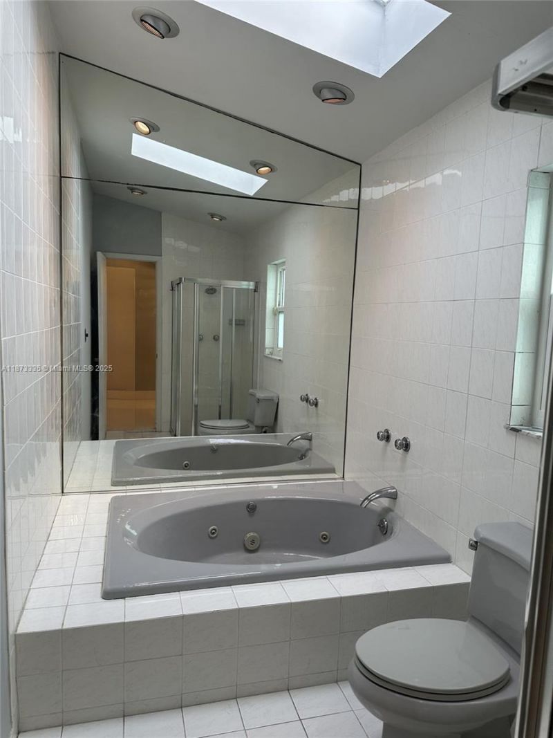 6061 NW 198th Ter, Miami, FL 33015 Photo