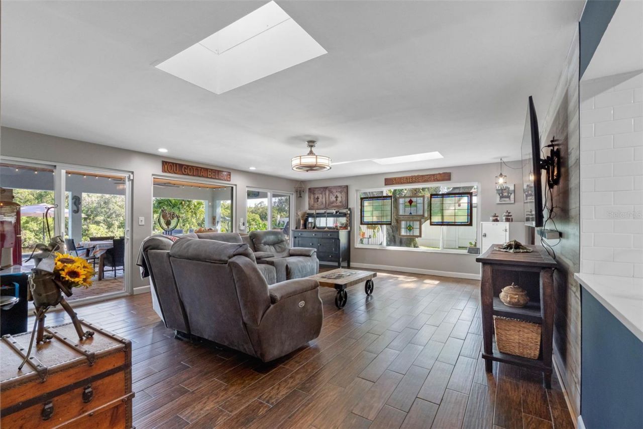 1131 45th Avenue Ne, Saint Petersburg, FL 33703 Photo