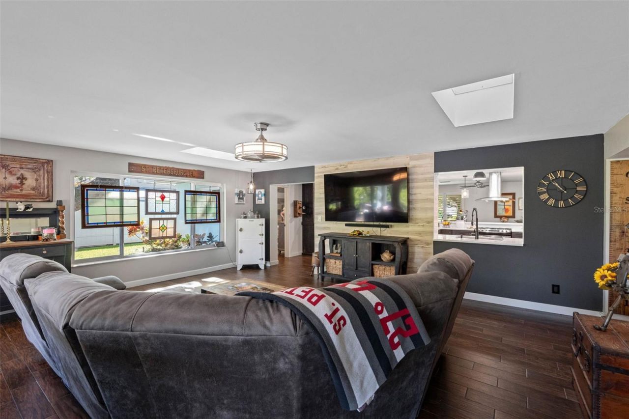 1131 45th Avenue Ne, Saint Petersburg, FL 33703 Photo