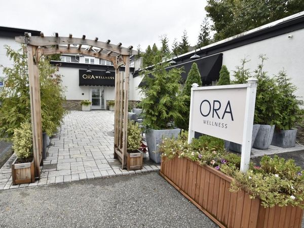 5 Atwood Ave, Tenafly, NJ 07670