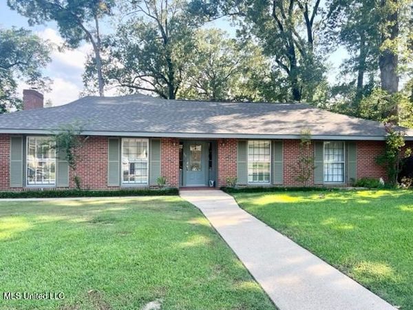 35 Oakhurst Drive, Natchez, MS 39120
