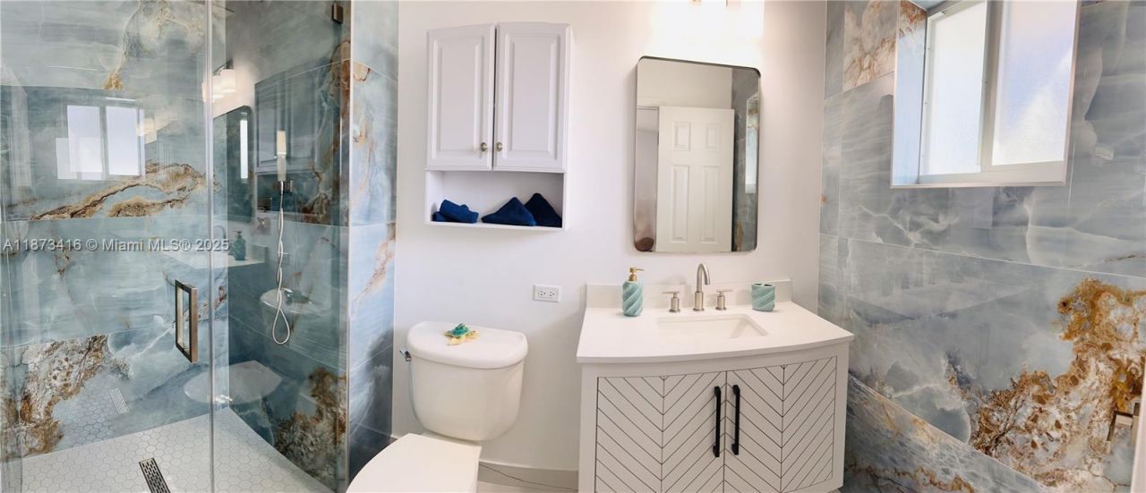 443 4th Rd, Unit MAIN, Key Largo, FL 33037 Photo