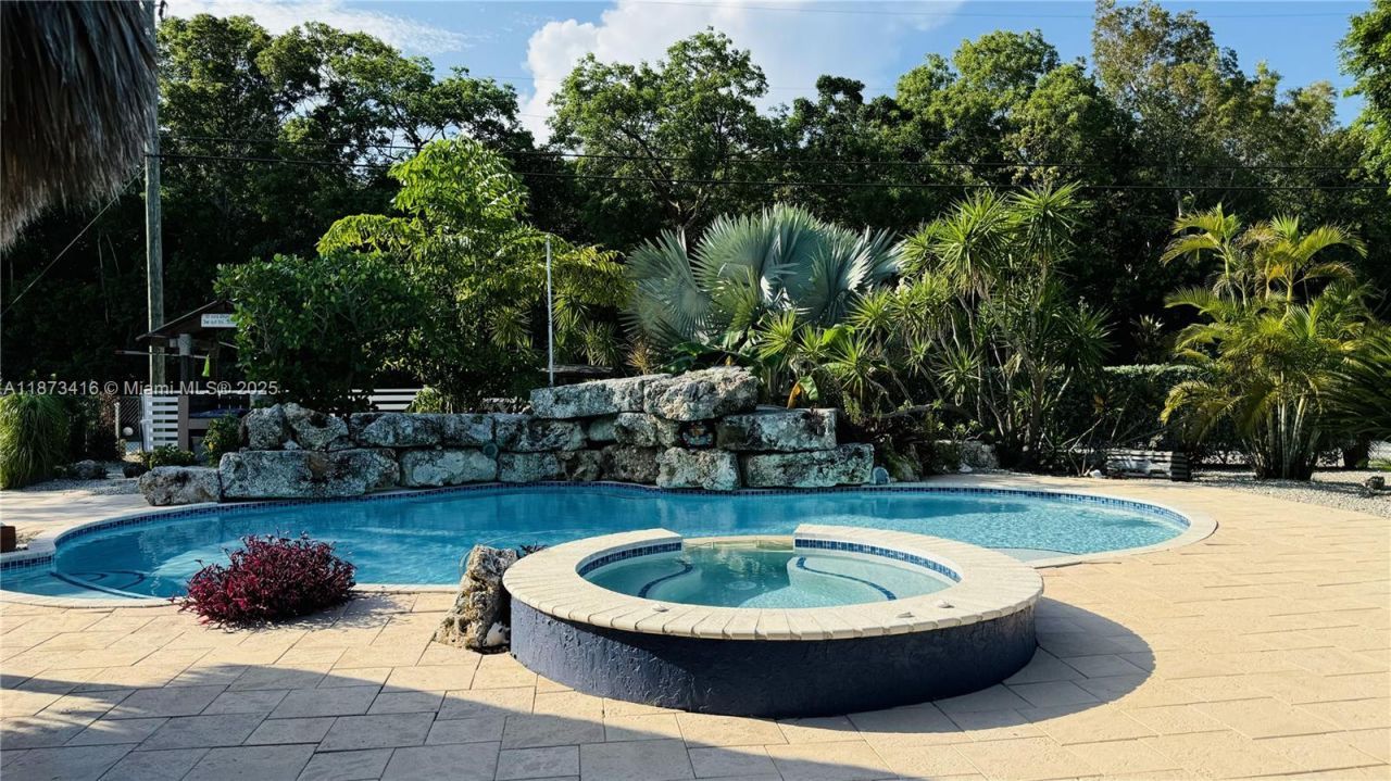 443 4th Rd, Unit MAIN, Key Largo, FL 33037 Photo