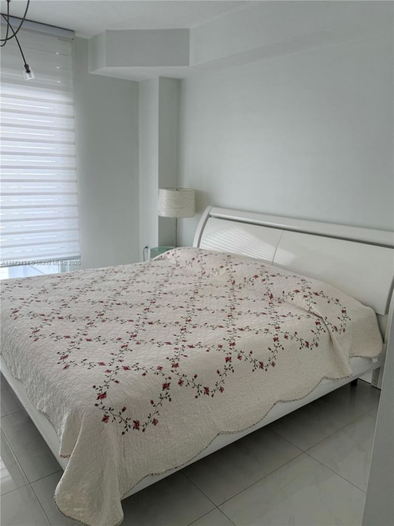 17050 N Bay Rd, Unit 405, Sunny Isles Beach, FL 33160 Photo