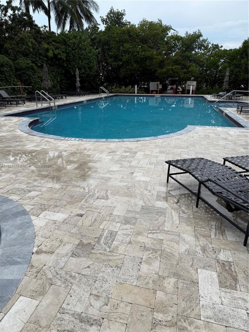 17050 N Bay Rd, Unit 405, Sunny Isles Beach, FL 33160 Photo