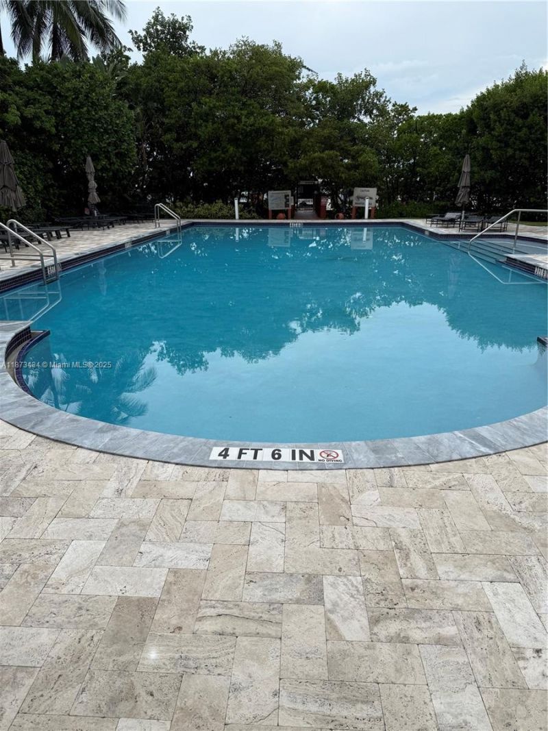 17050 N Bay Rd, Unit 405, Sunny Isles Beach, FL 33160 Photo