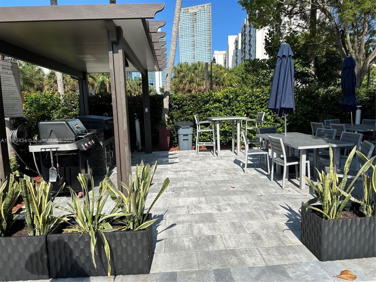 17050 N Bay Rd, Unit 405, Sunny Isles Beach, FL 33160 Photo