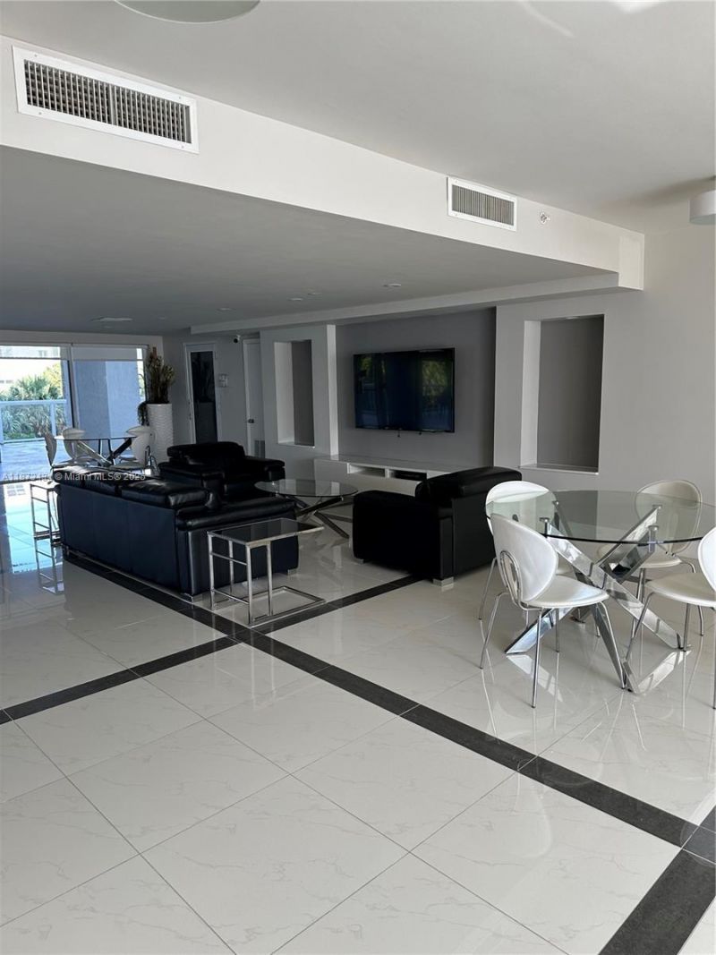 17050 N Bay Rd, Unit 405, Sunny Isles Beach, FL 33160 Photo