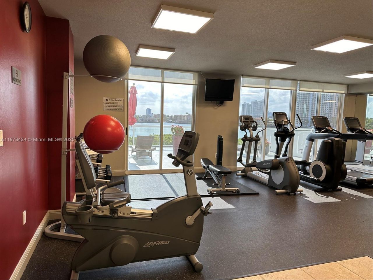 17050 N Bay Rd, Unit 405, Sunny Isles Beach, FL 33160 Photo