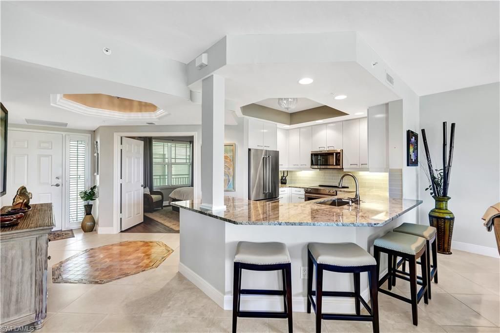 430 Cove Tower Dr, Unit 403, Naples, FL 34110 Photo