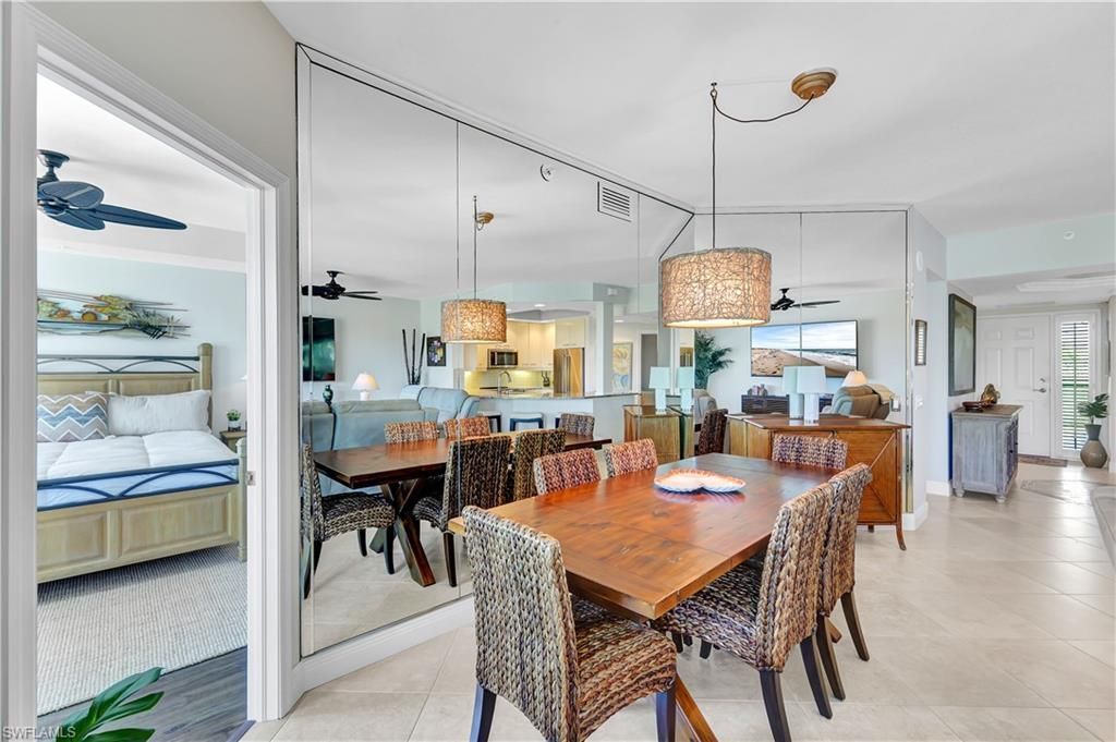 430 Cove Tower Dr, Unit 403, Naples, FL 34110 Photo