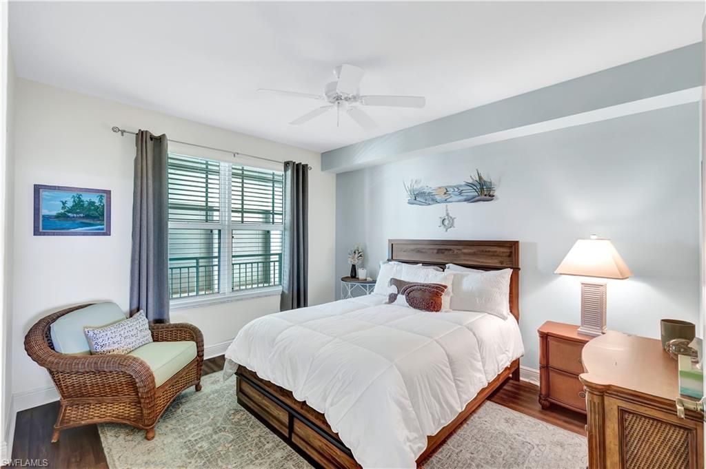 430 Cove Tower Dr, Unit 403, Naples, FL 34110 Photo