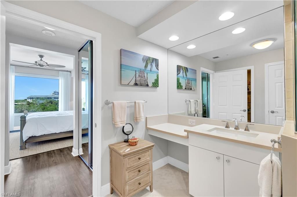 430 Cove Tower Dr, Unit 403, Naples, FL 34110 Photo