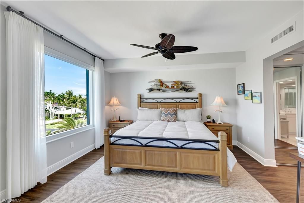 430 Cove Tower Dr, Unit 403, Naples, FL 34110 Photo