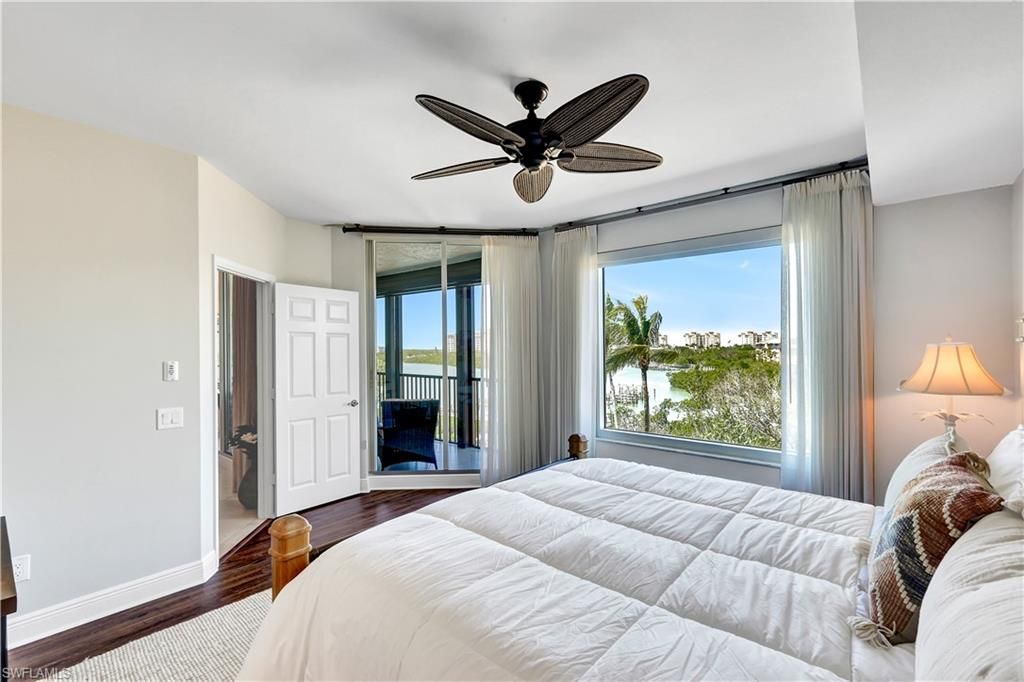 430 Cove Tower Dr, Unit 403, Naples, FL 34110 Photo