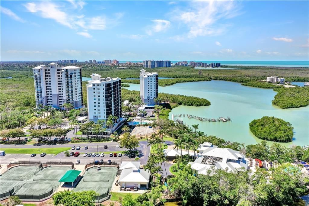 430 Cove Tower Dr, Unit 403, Naples, FL 34110 Photo