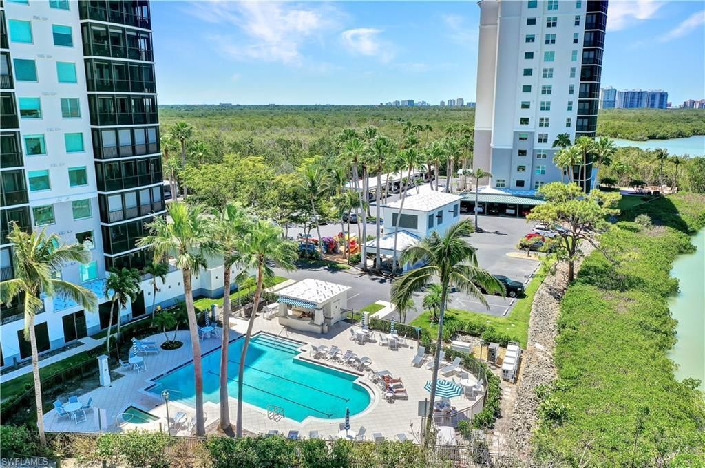 430 Cove Tower Dr, Unit 403, Naples, FL 34110 Photo