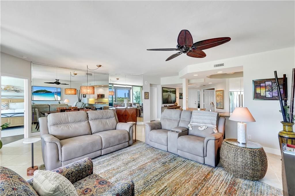 430 Cove Tower Dr, Unit 403, Naples, FL 34110 Photo