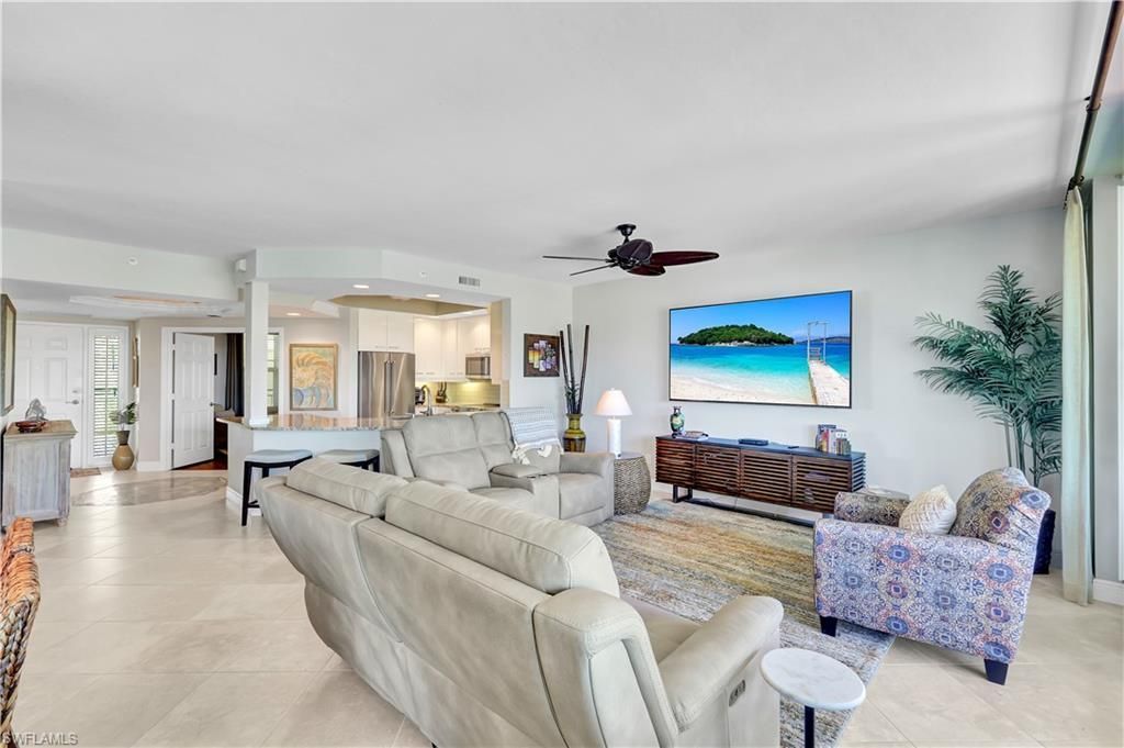 430 Cove Tower Dr, Unit 403, Naples, FL 34110 Photo