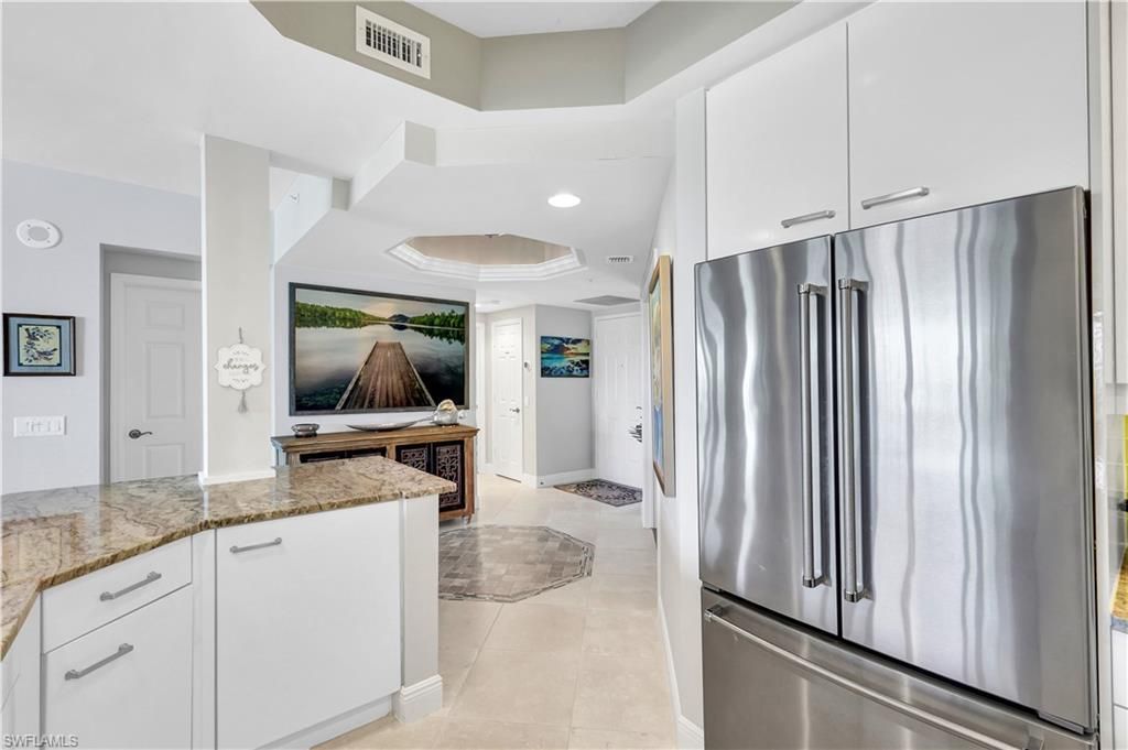 430 Cove Tower Dr, Unit 403, Naples, FL 34110 Photo