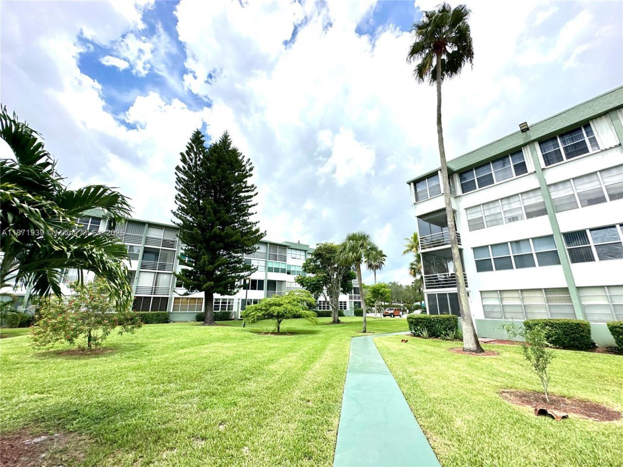 2771 Taft St, Unit 302, Hollywood, FL 33020 Photo