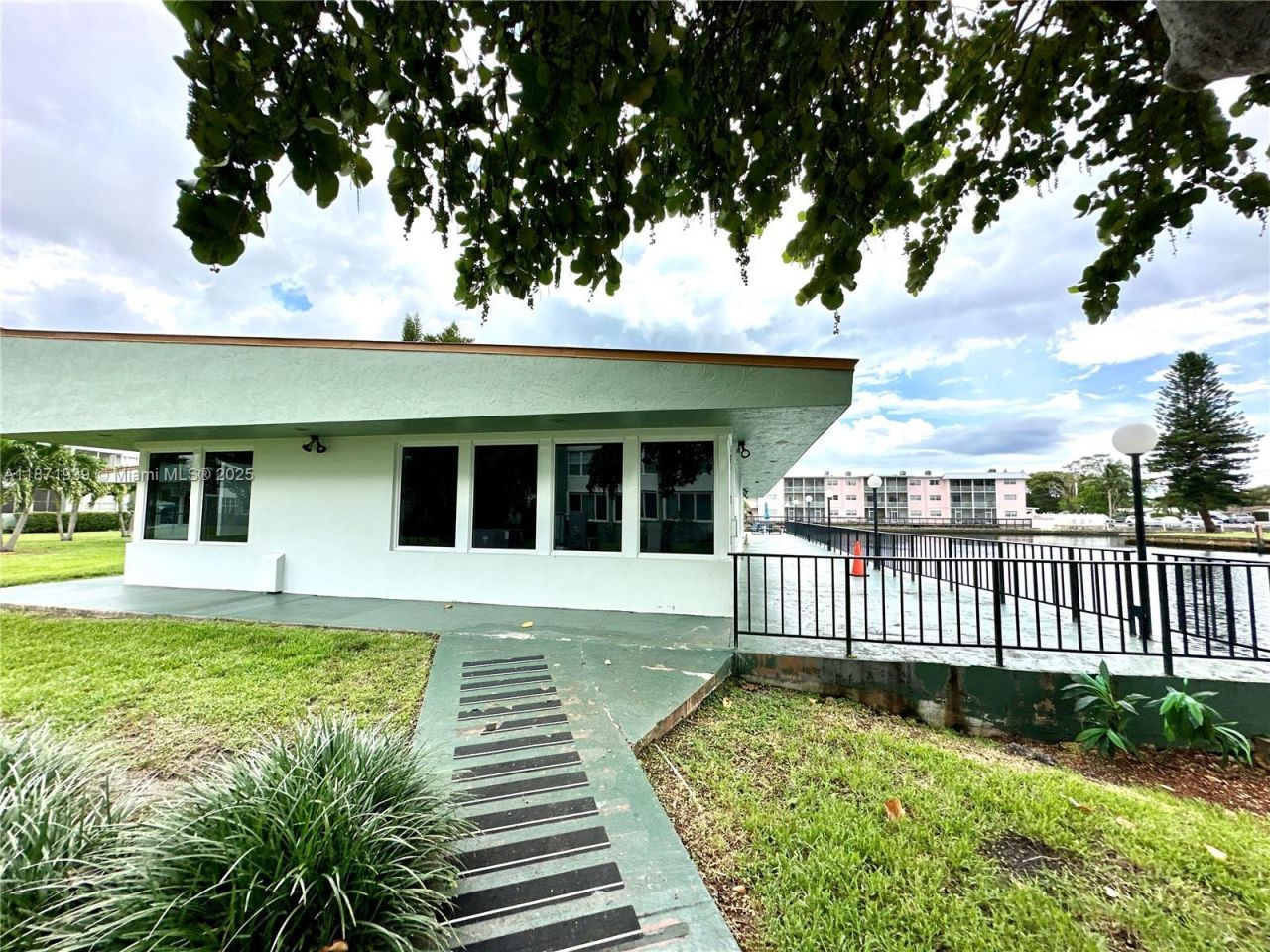 2771 Taft St, Unit 302, Hollywood, FL 33020 Photo