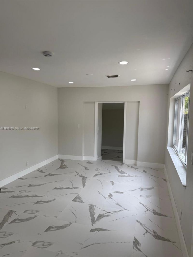 1050 NW 25th Way, Fort Lauderdale, FL 33311 Photo