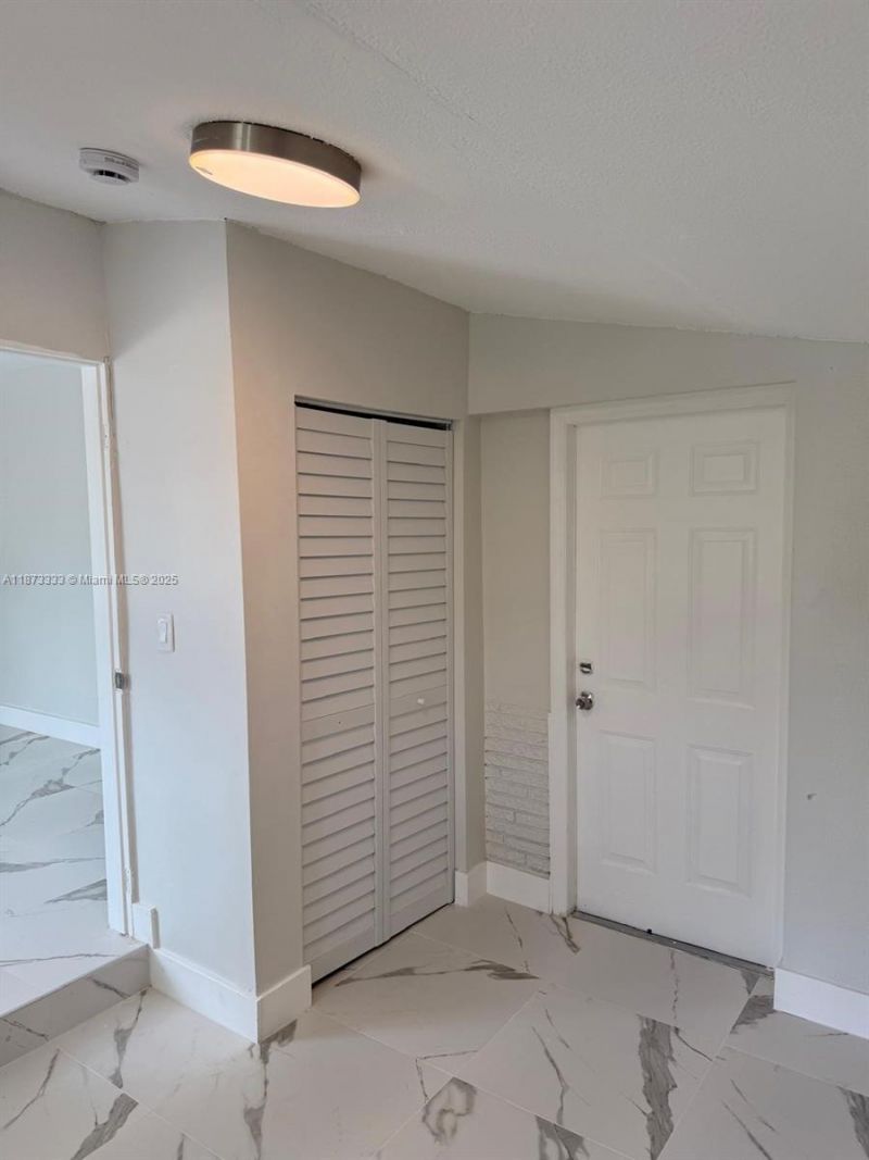 1050 NW 25th Way, Fort Lauderdale, FL 33311 Photo