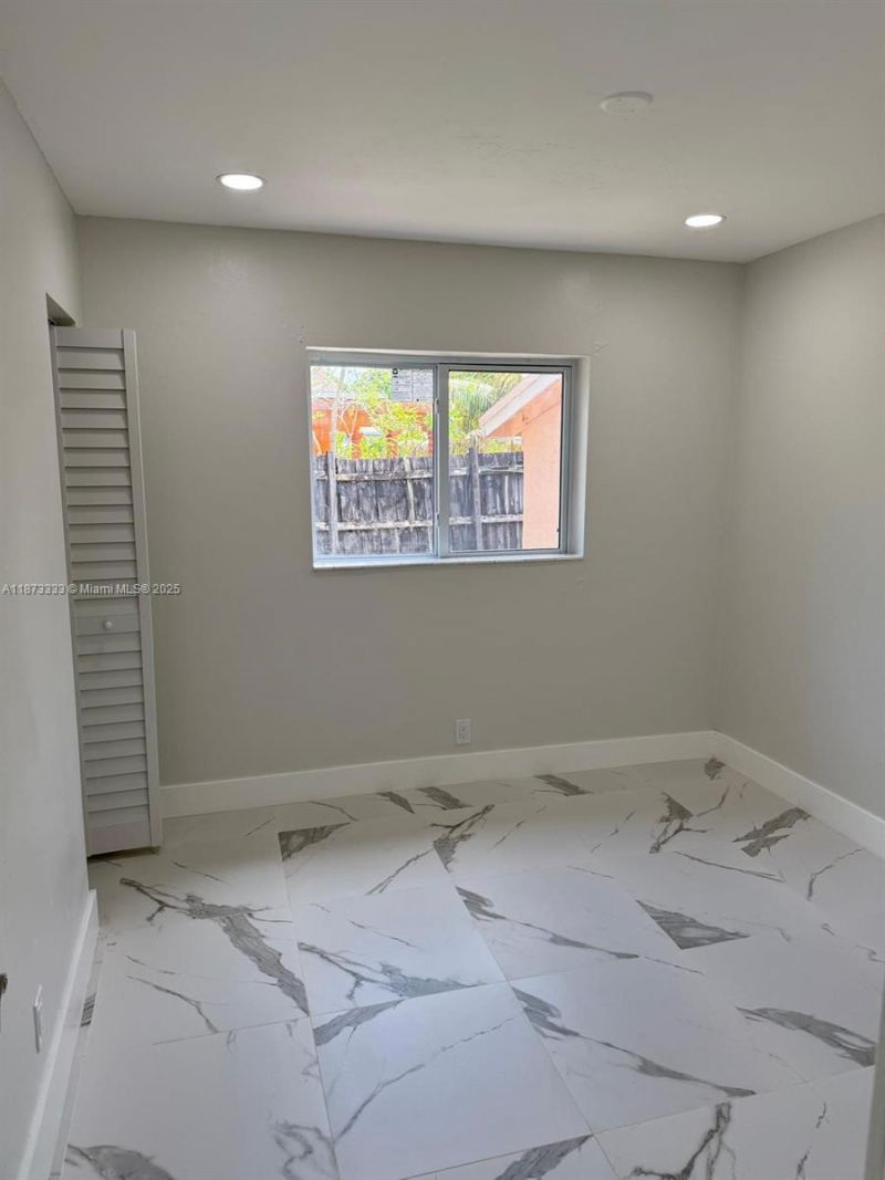 1050 NW 25th Way, Fort Lauderdale, FL 33311 Photo