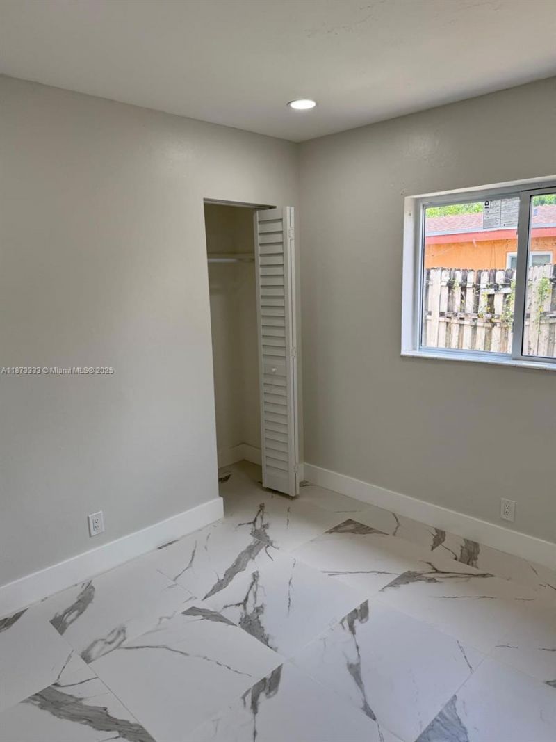 1050 NW 25th Way, Fort Lauderdale, FL 33311 Photo