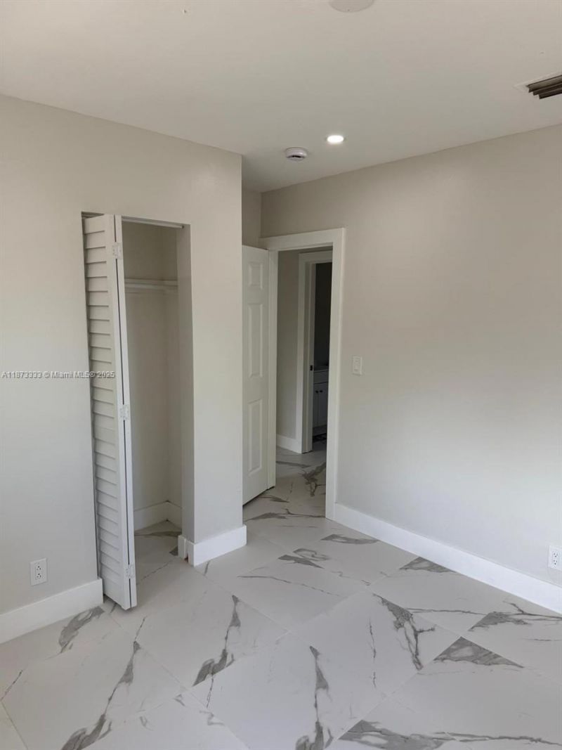 1050 NW 25th Way, Fort Lauderdale, FL 33311 Photo