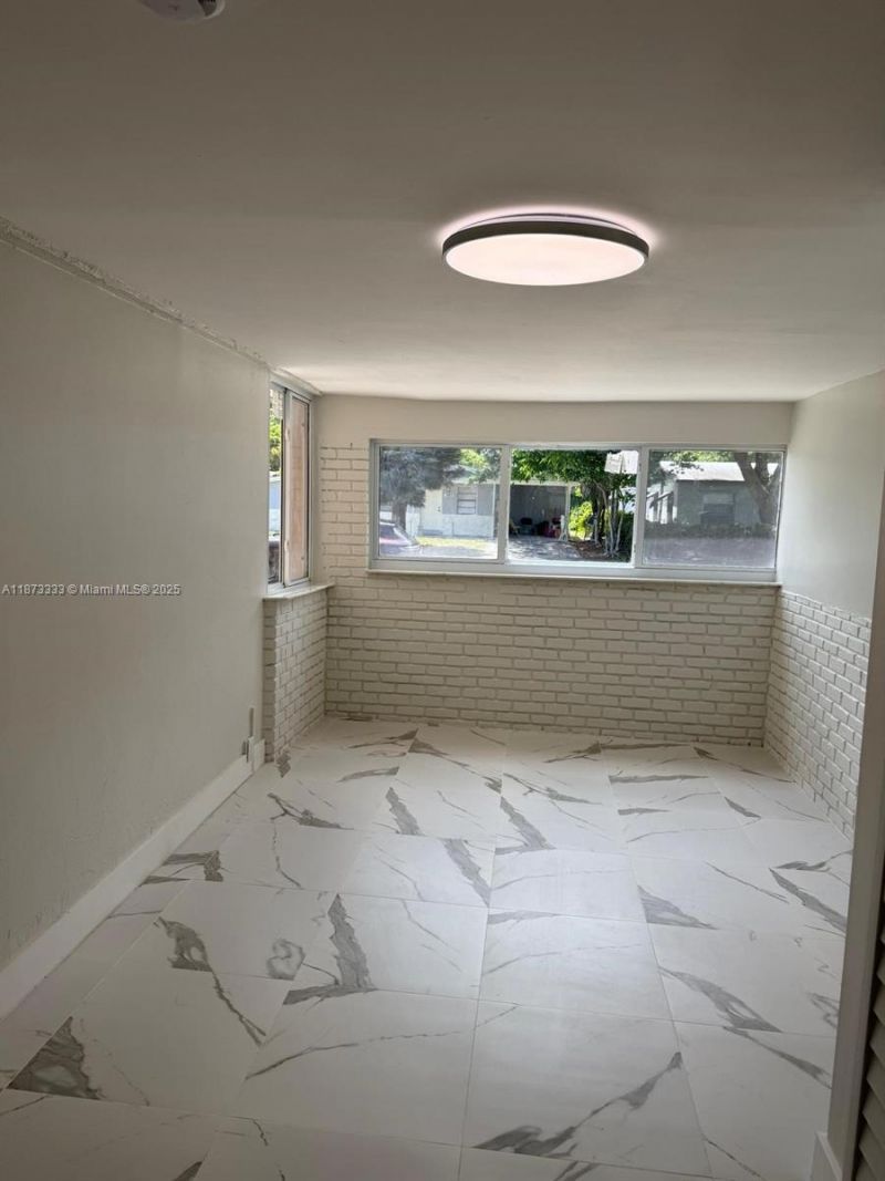 1050 NW 25th Way, Fort Lauderdale, FL 33311 Photo