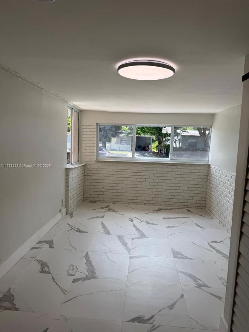 1050 NW 25th Way, Fort Lauderdale, FL 33311 Photo