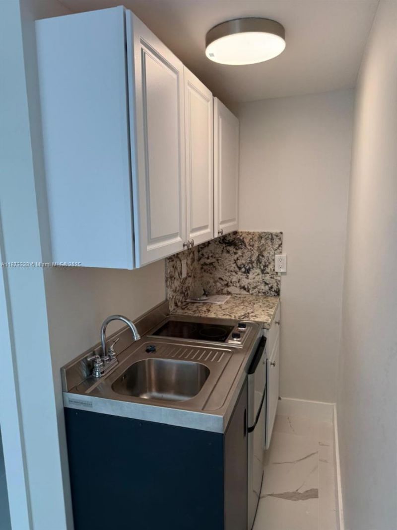 1050 NW 25th Way, Fort Lauderdale, FL 33311 Photo