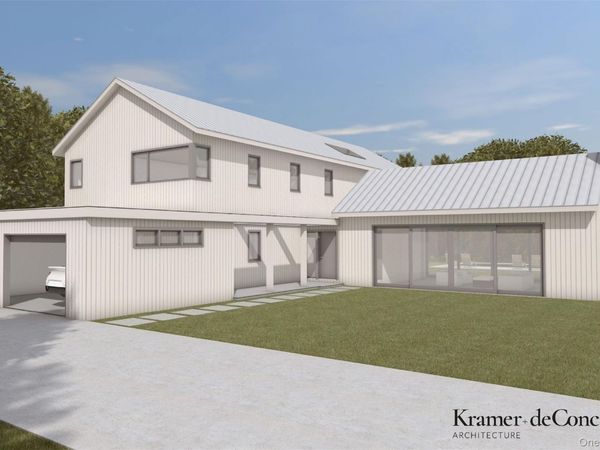 11100 Main Road, East Marion, NY 11939