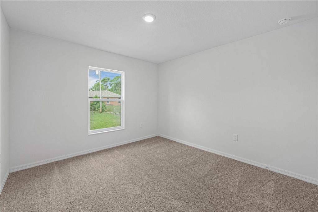 8045 105th Court , Vero Beach, FL 32967 Photo