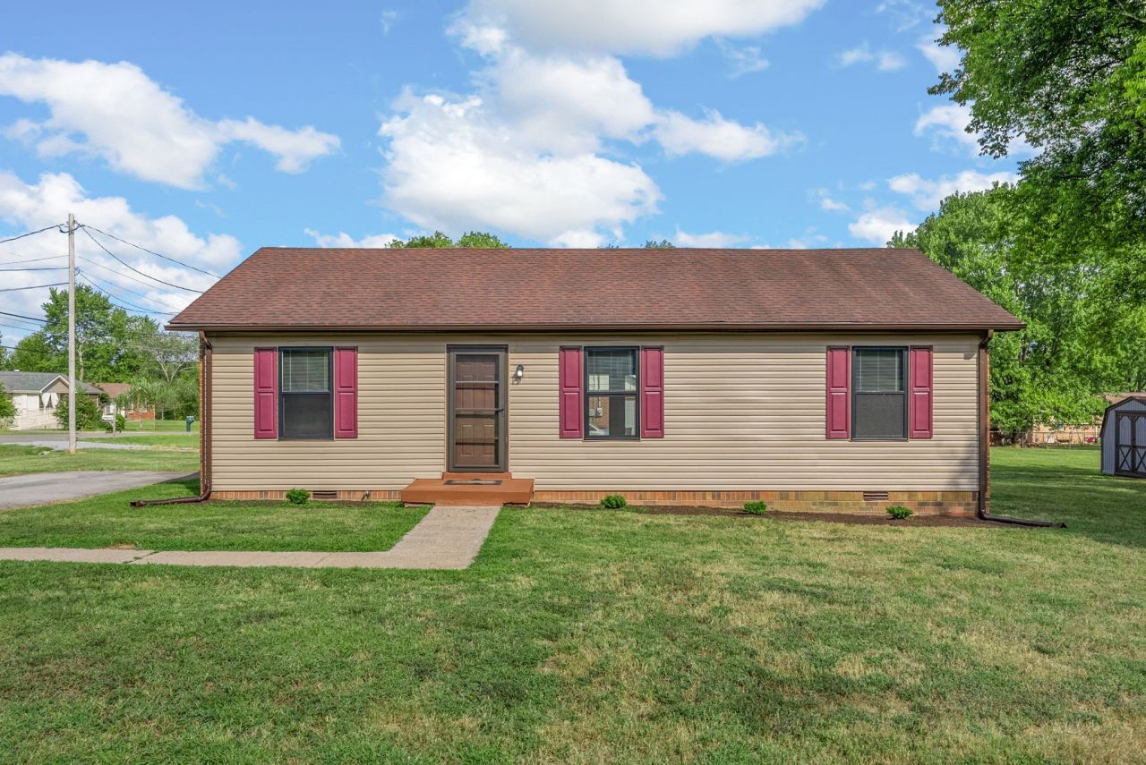 324 Welchwood Dr, Clarksville, TN 37040 Main Photo