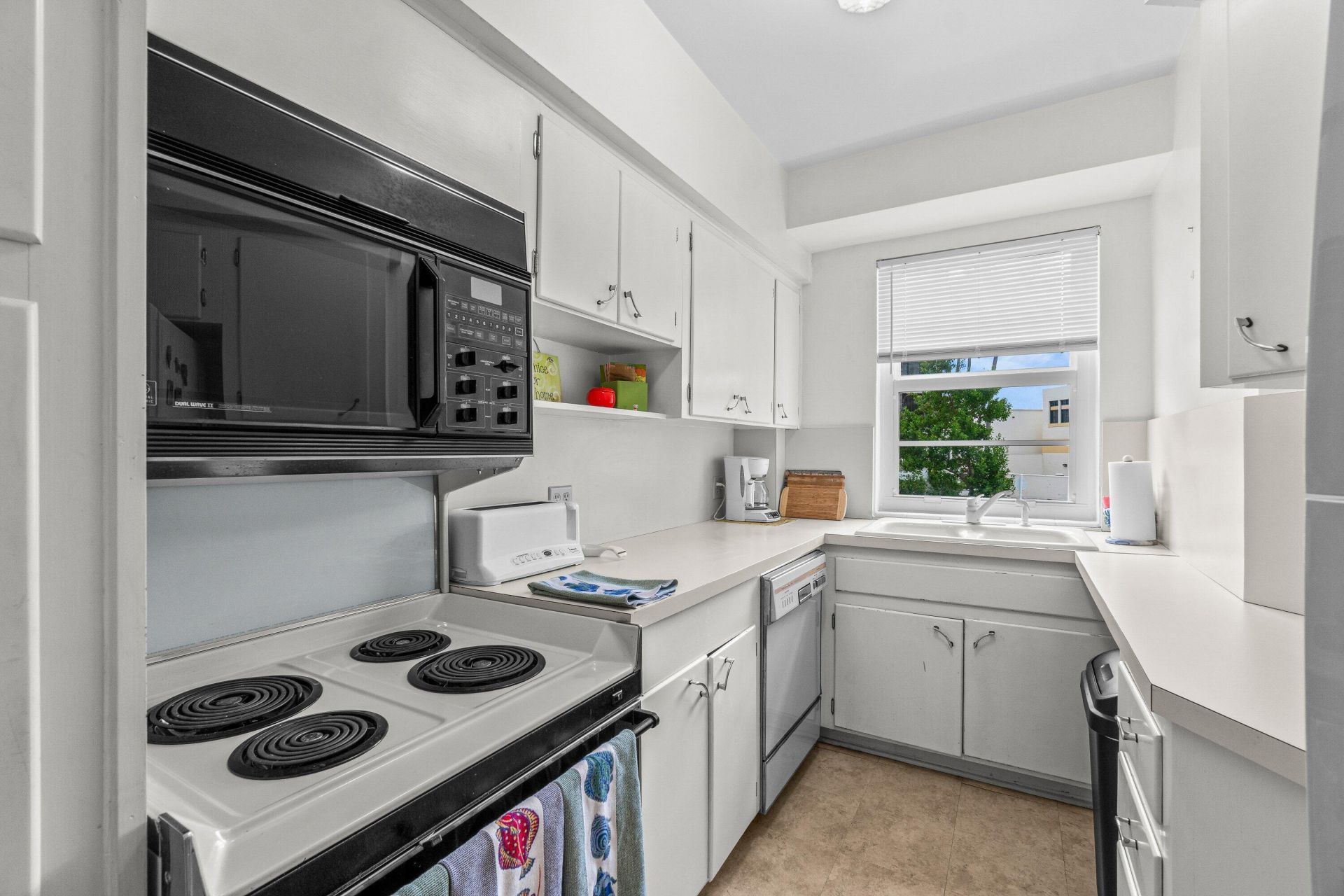 100 N Ocean Boulevard, Unit 105, Delray Beach, FL 33483 Photo