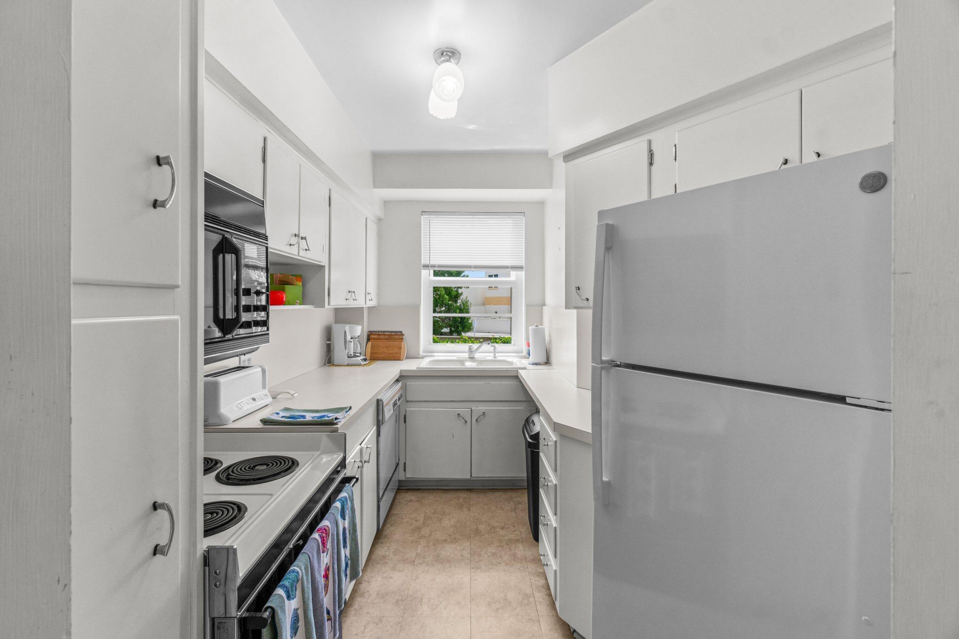 100 N Ocean Boulevard, Unit 105, Delray Beach, FL 33483 Photo